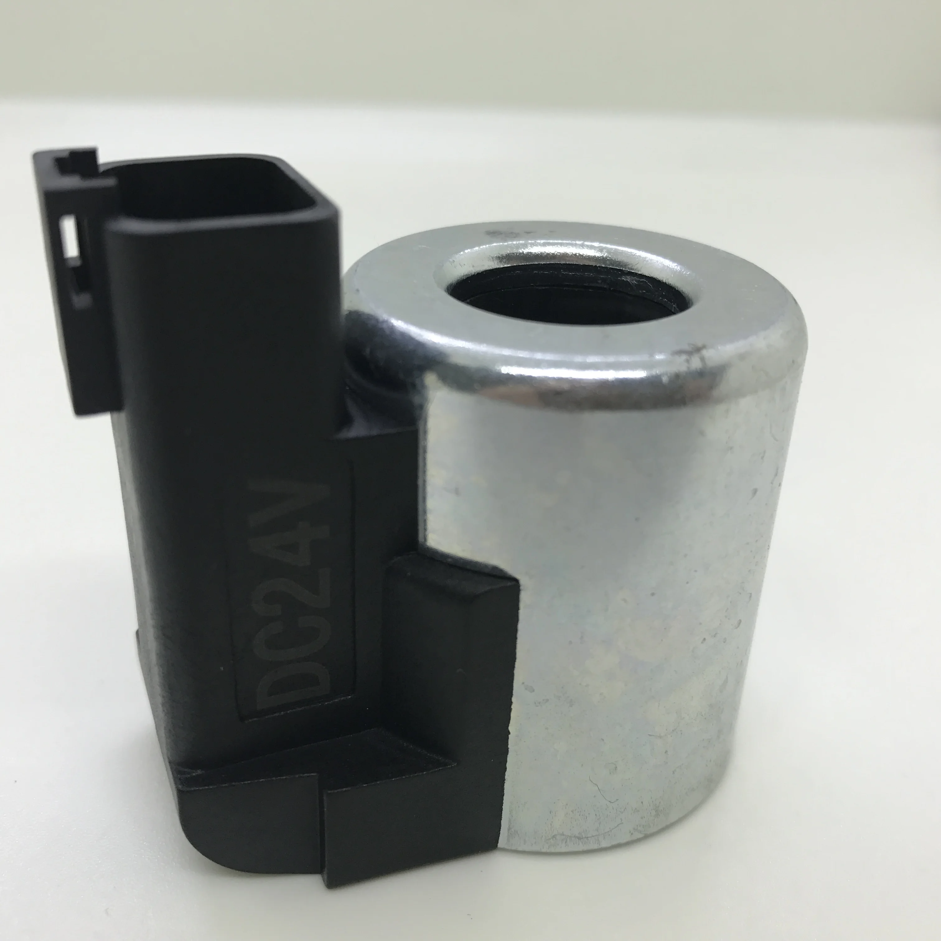 

Excavator Hyundai R225-7 Safety Lock Solenoid Valve Coil Pilot Coil Solenoid Valve Coil Accessories