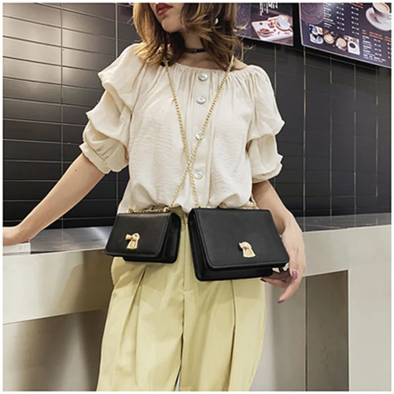 Женская сумка новая маленькая квадратная на плечо с текстурой цепей модная