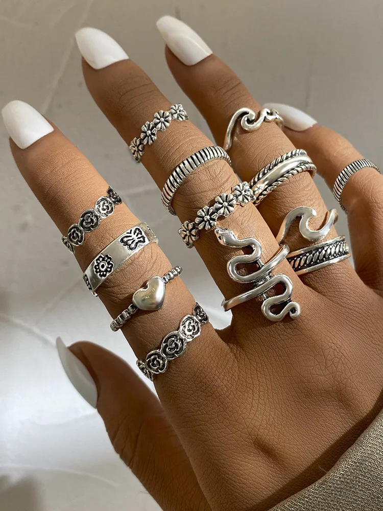 

Exaggerated Personalized Snake-Shaped Knuckle Ring Vintage Flower Heart Geometric Ring Set 13 Pieces Wholesale