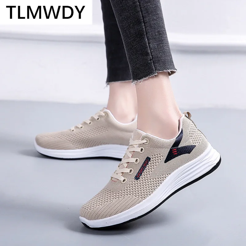 

2021 Autumn New Women shoes Sneakers Fashionable and Comfortable Casual Shoes Women's Lightweight and Breathable Platform Shoes