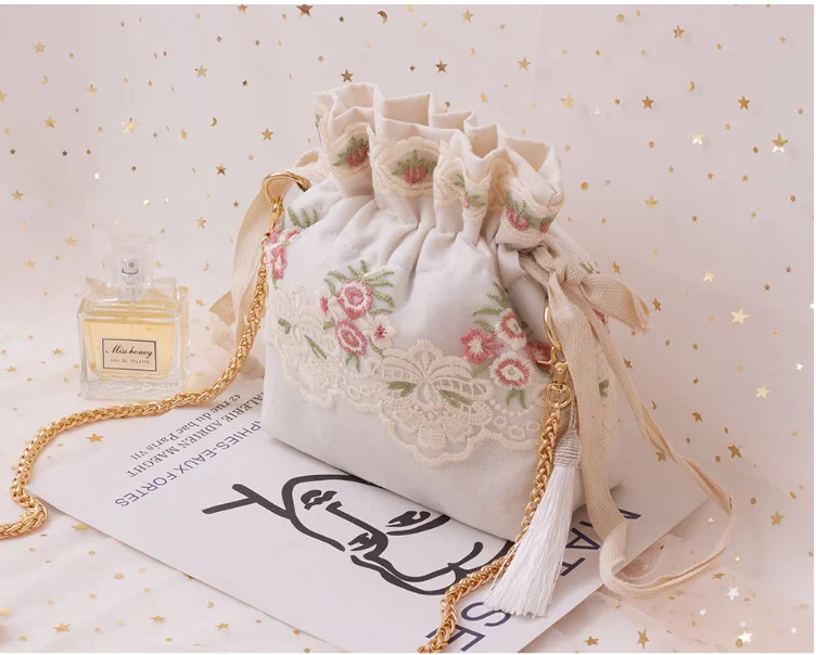 Женская сумка с цветочной вышивкой цепочкой лето 2020 | Багаж и сумки