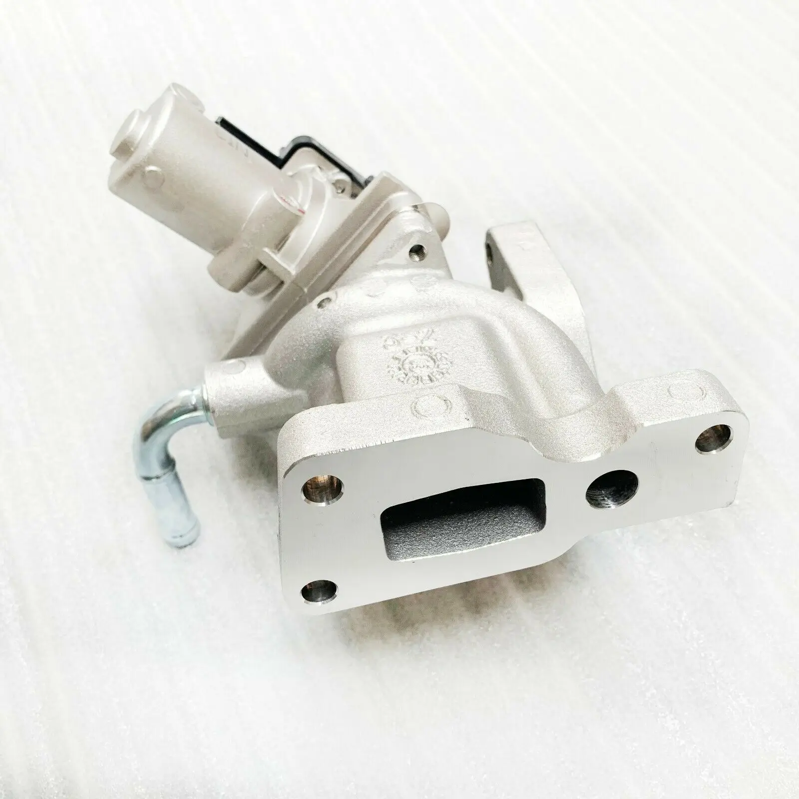 OEM EGR клапан отброшенный в циркуляционный клапан для Ssangyong Actyon Korando C D20F Rexton W D20R#6711400460 A6711400460