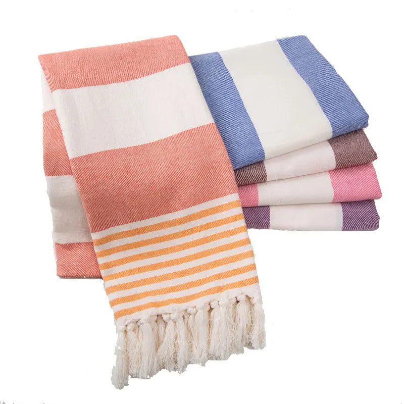Турецкое Спортивное банное полотенце в полоску хлопковое с кисточками для