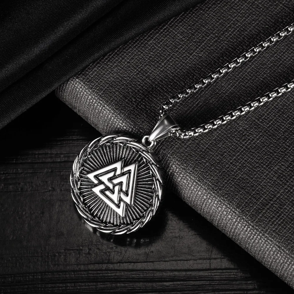 

Necklace personality Fashion all-match Triangle Rune Pattern Stainless steel necklace Comfortable Link Chain choker necklace