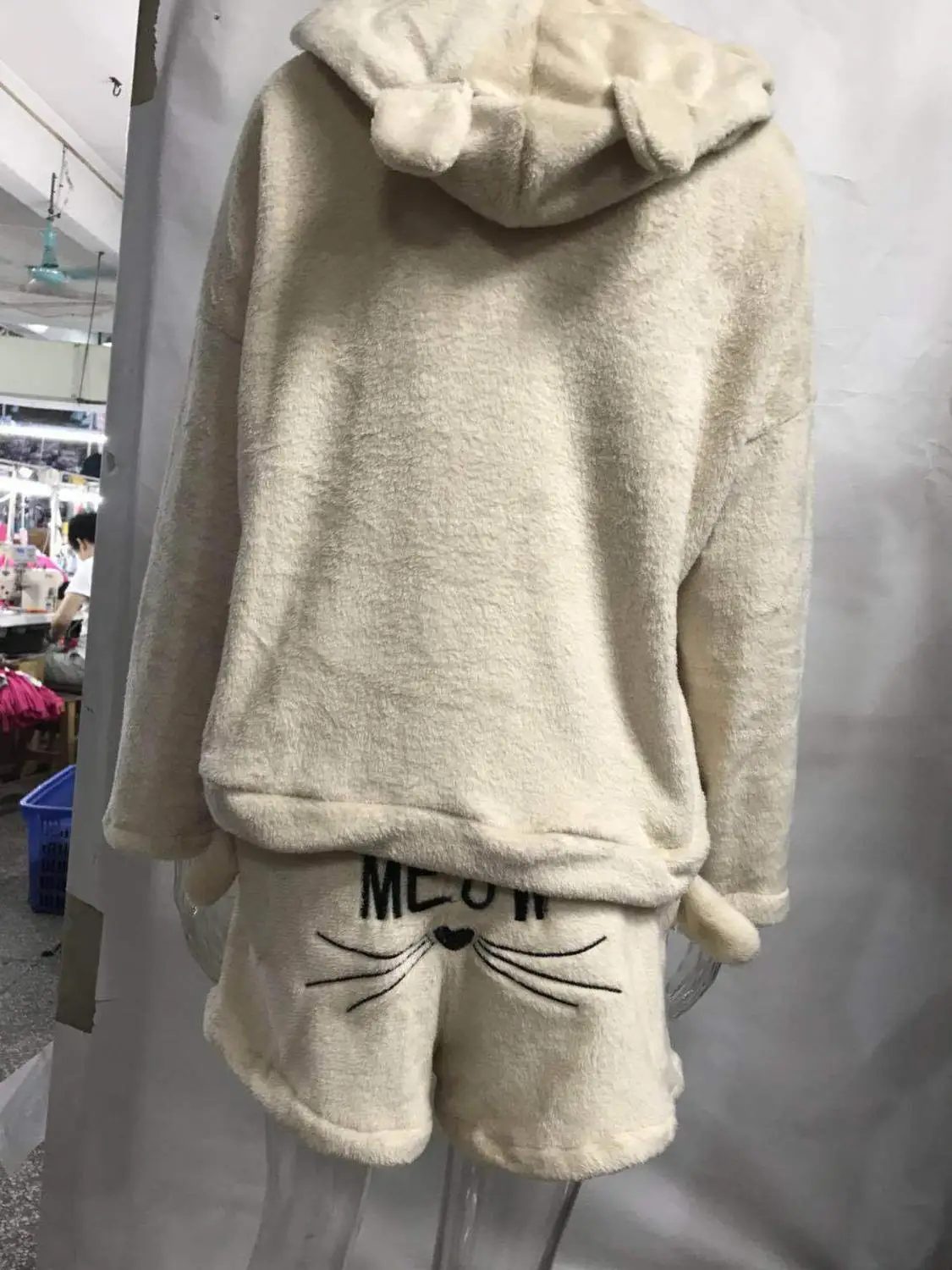 

Europe autumn solid lovely cat casual two piece fashion loose hooded long sleeve top and shorts women's suit