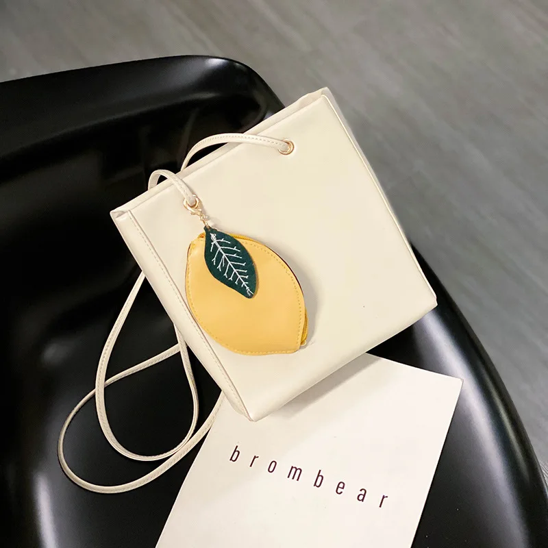 

2020 new simple small bag female bag small fresh solid color single shoulder bag texture versatile messenger bucket bag