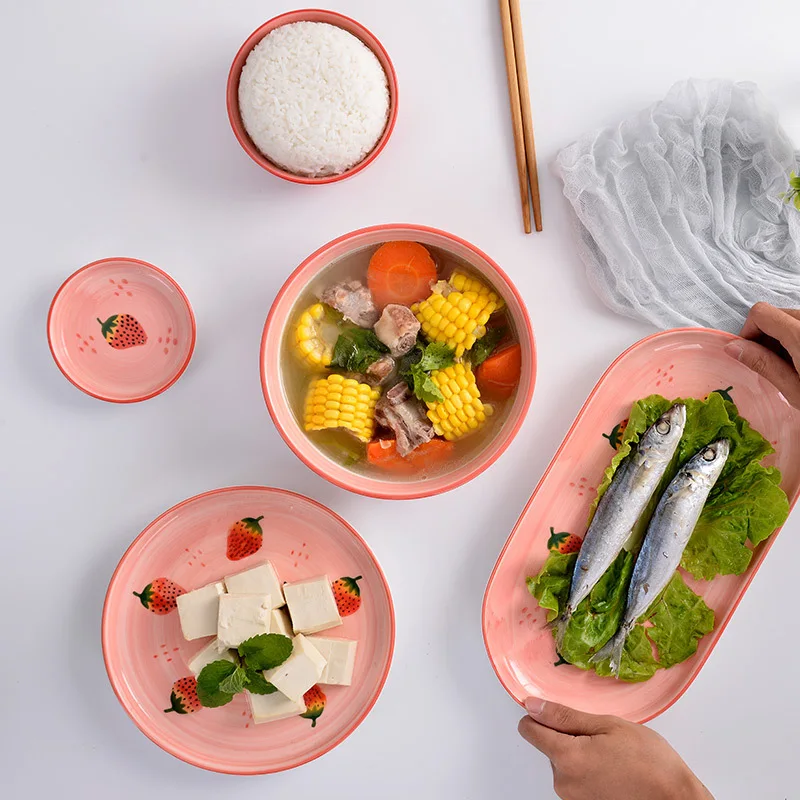 Розовая керамическая тарелка с золотой инкрустацией для стейка посуда в