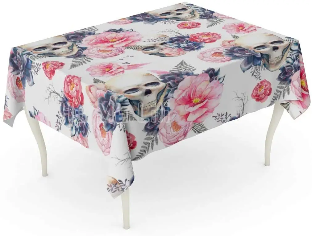Фотографирования черного цвета с изображением розовых черепов и пион скатерть