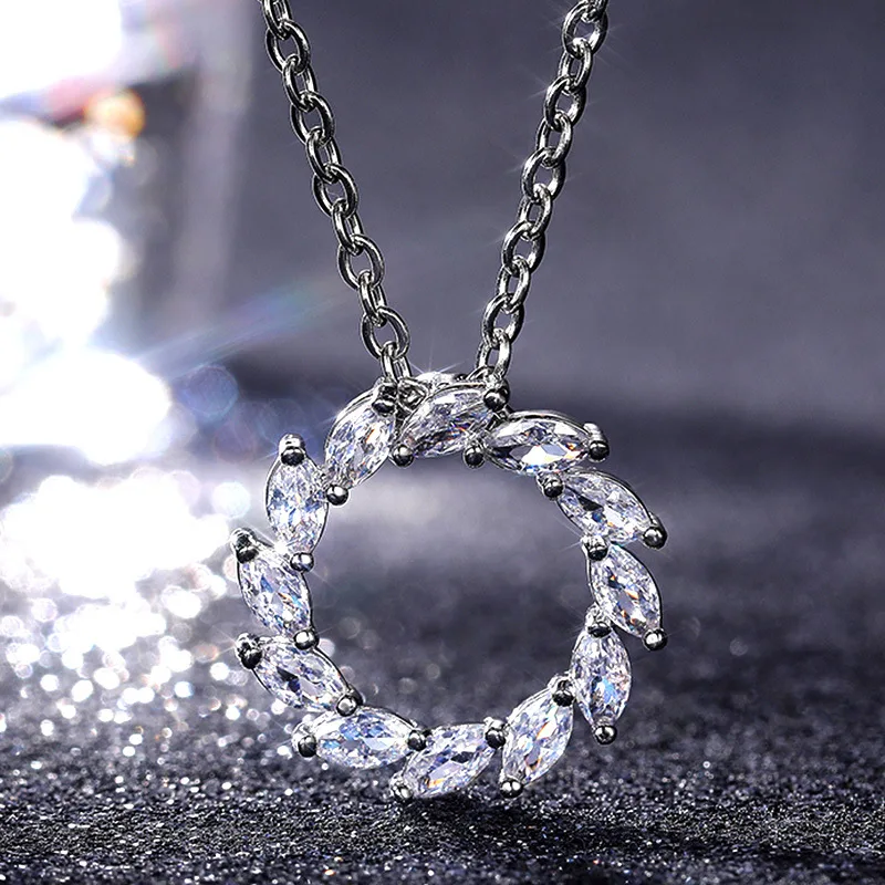 

New Korean Fashion Bridal Wedding Necklace Circle Pendant Dazzling Round Zirconia Temperament Sweet Accessories for Women