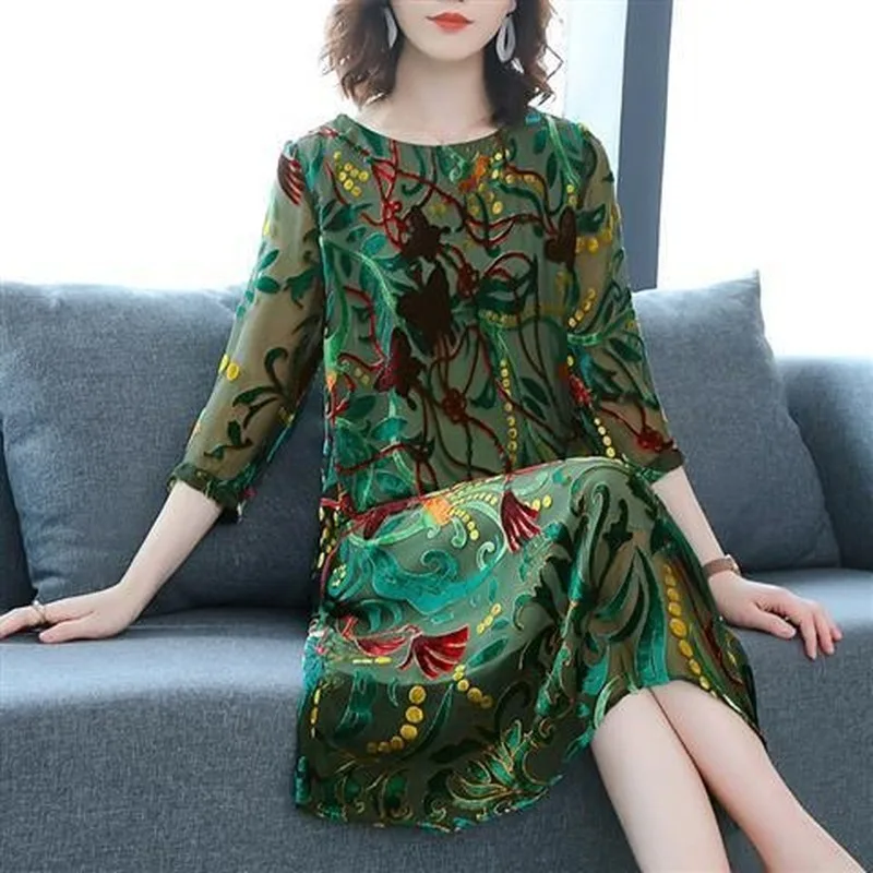 

2021 Spring New Women Fashion Faux Silk Green Jacquard Dress O-neck Half Sleeve Mid-calf Dresses Vestidos Plus Size 5XL Y30