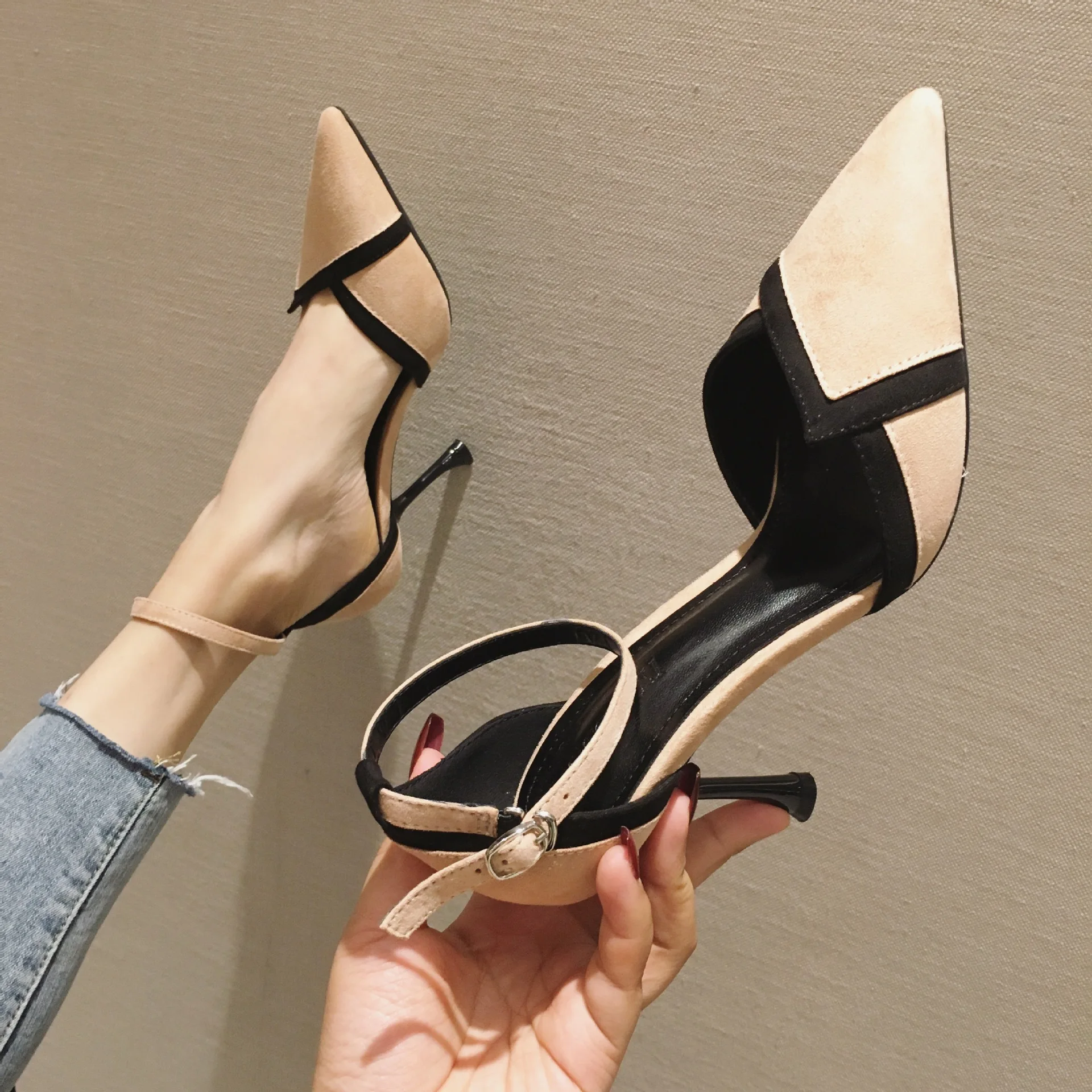 

3812-6 2021 New Girls' Style Hollow Pointed Suede Shallow Mouth Women's Stiletto Heels Daily Fashion Sexy 8.5M