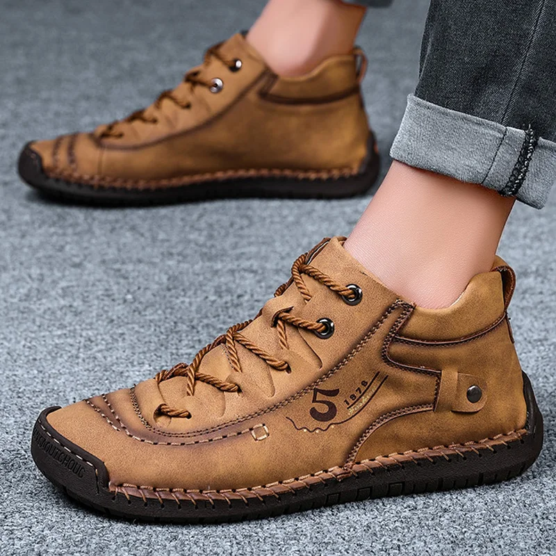Мужские ботинки на плоской подошве повседневные удобные из спилка и кожи модные