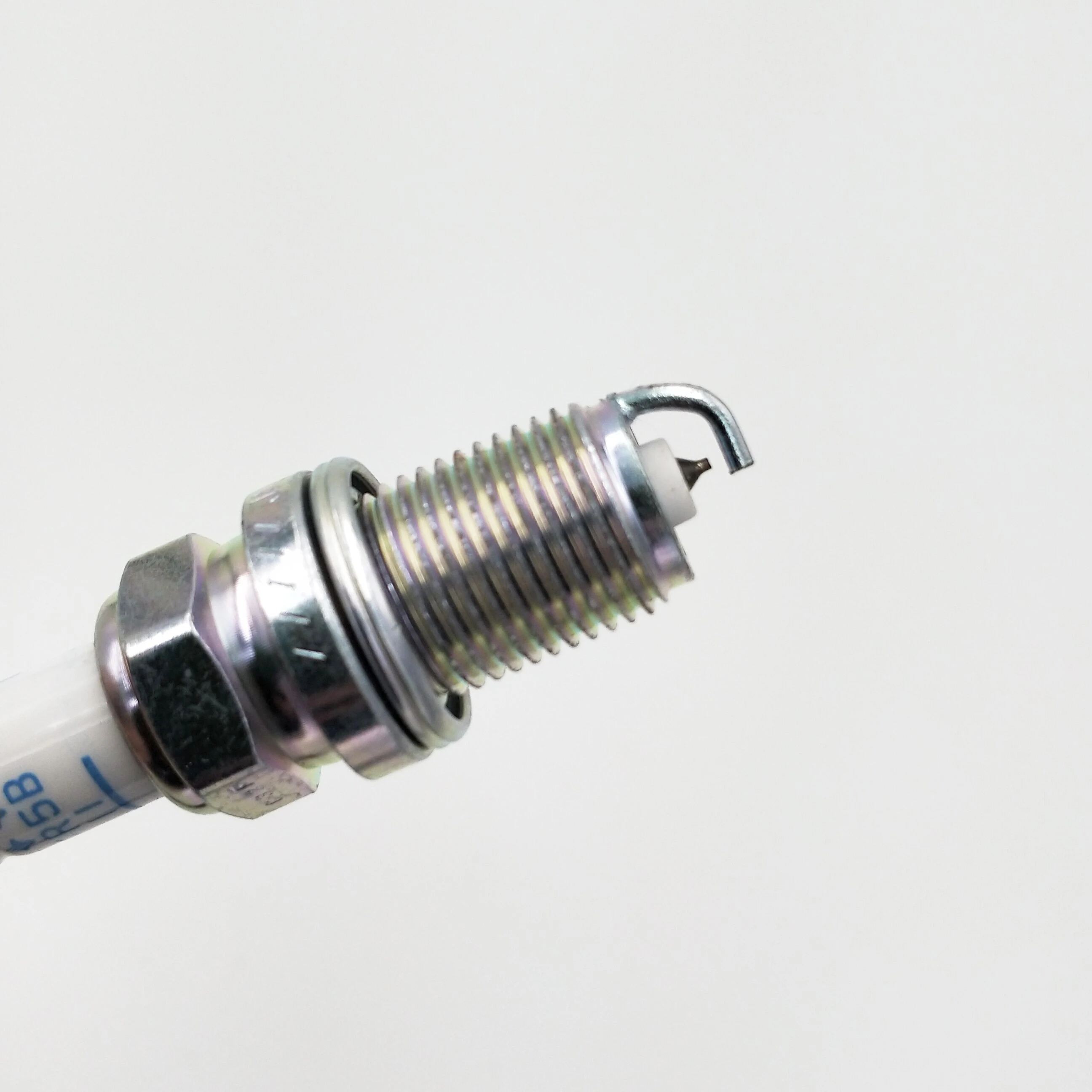 4 шт. PFR5B11 22401AA570 Иридиевые свечи зажигания 22401-AA570 PFR5B-11 для Subaru Forester Impreza Legacy Nissan