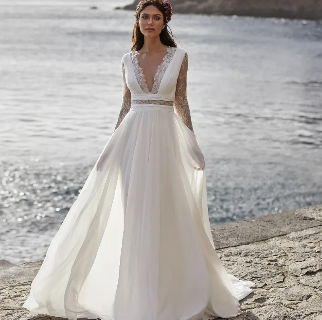 

Bohemian Beach Wedding Dress 2021 A-Line V-Neck Long Sleeve Lace Appliques Button Princess Fairy Bride Gown Vestidos De Noiva