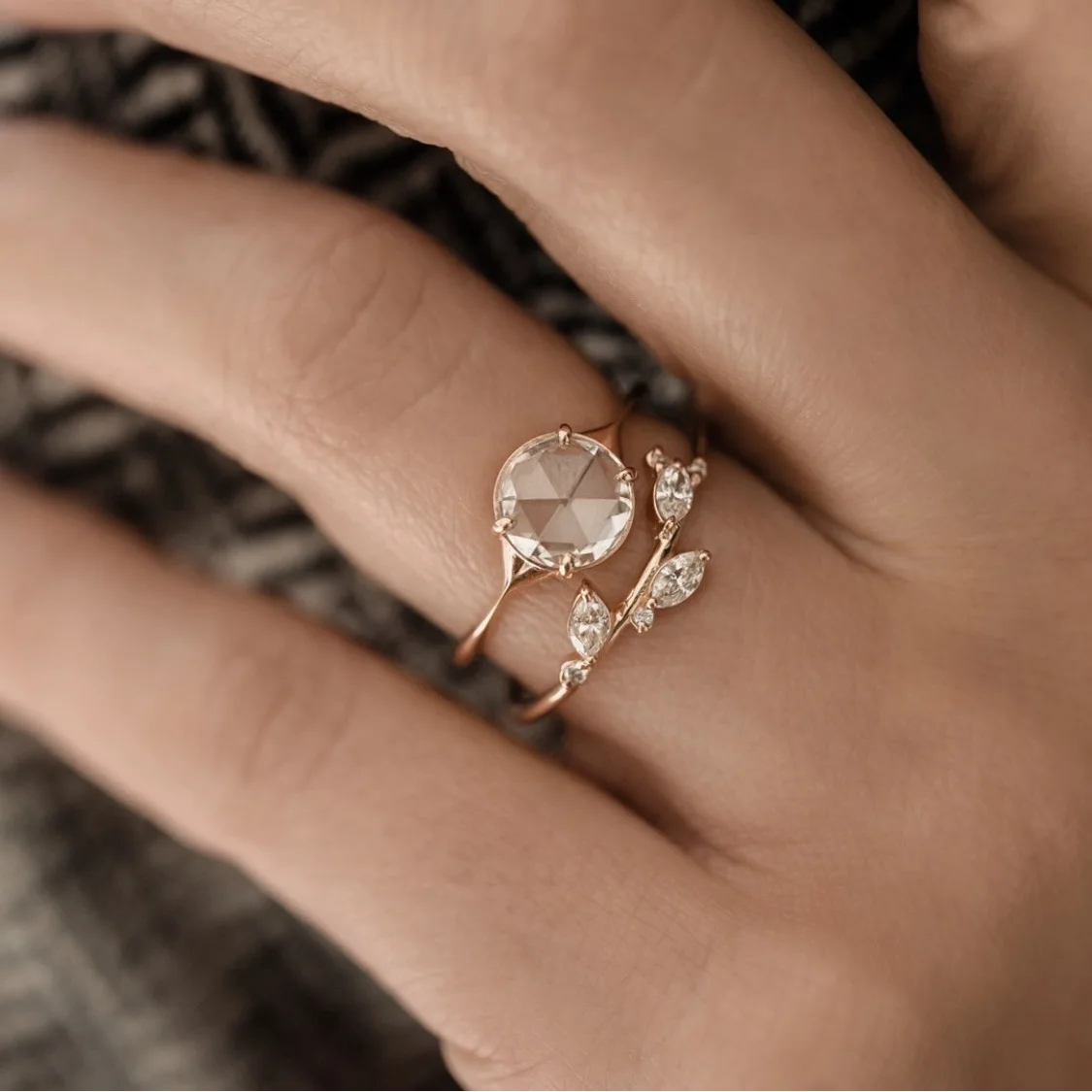 

2 Pieces/set Fashion Gold Color Glass Filled Leaf Rings for Women Engagement Wedding Anniversary Christmas Jewelry Gift