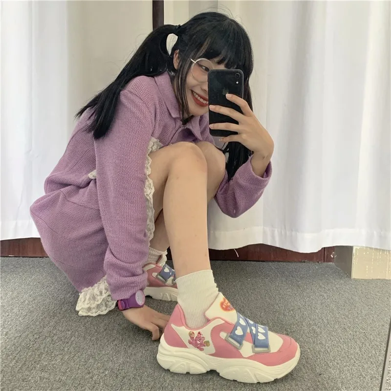 

Lovely Graffiti Lolita Shoes College Student Running Shoe Cos Lolita Sneakers Mid Heel Platform Japanese Harujuku Sports Sneaker