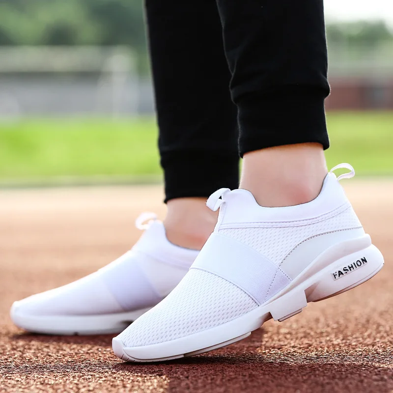 

New cross border breathable mesh sports and leisure shoes in autumn 2020