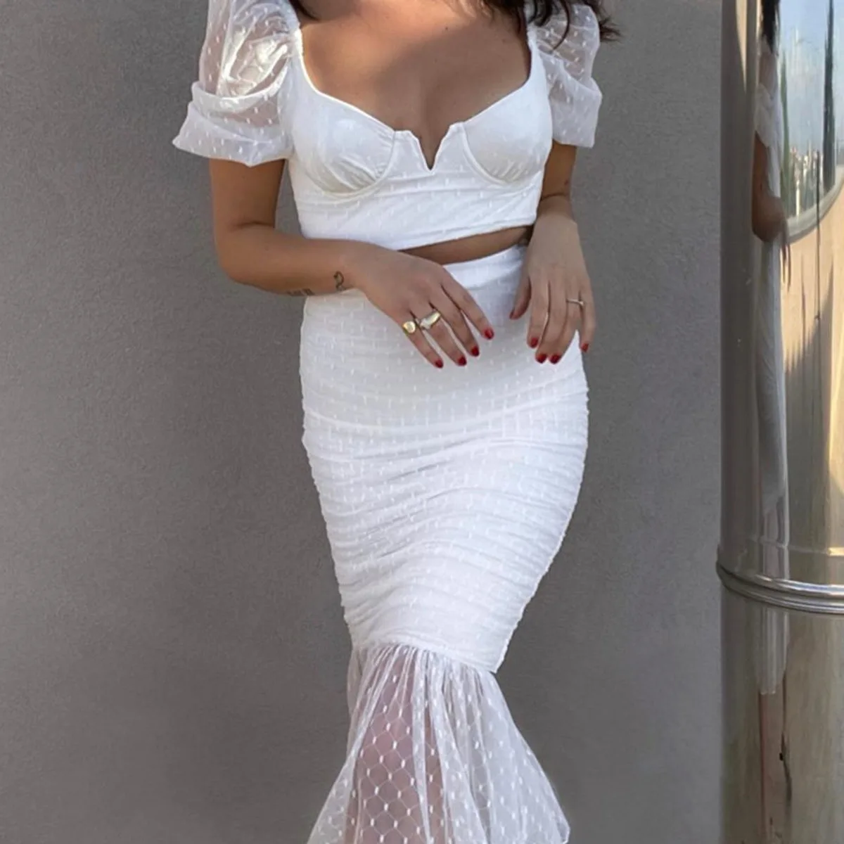 

Элегантное вечернее платье из двух предметов, привлекательный сетчатый прозрачный укороченный топ с коротким рукавом в горошек и плиссиро...