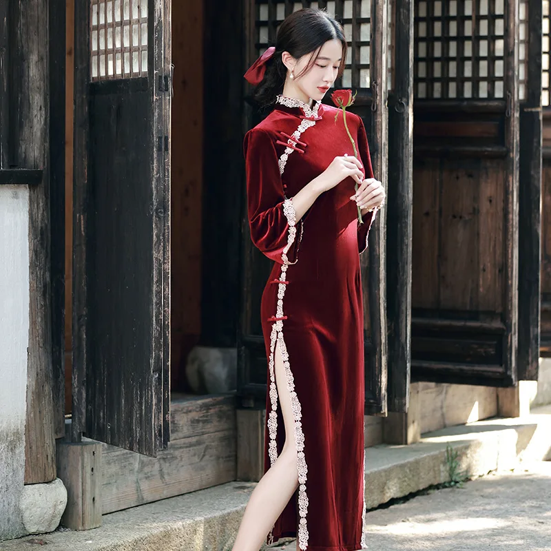 

Sexy High Split Lace Beaded Velour Qipao Chinese Improved Slim Long Cheongsam Young Women Wedding Dress 2021 New Oversize 3XL