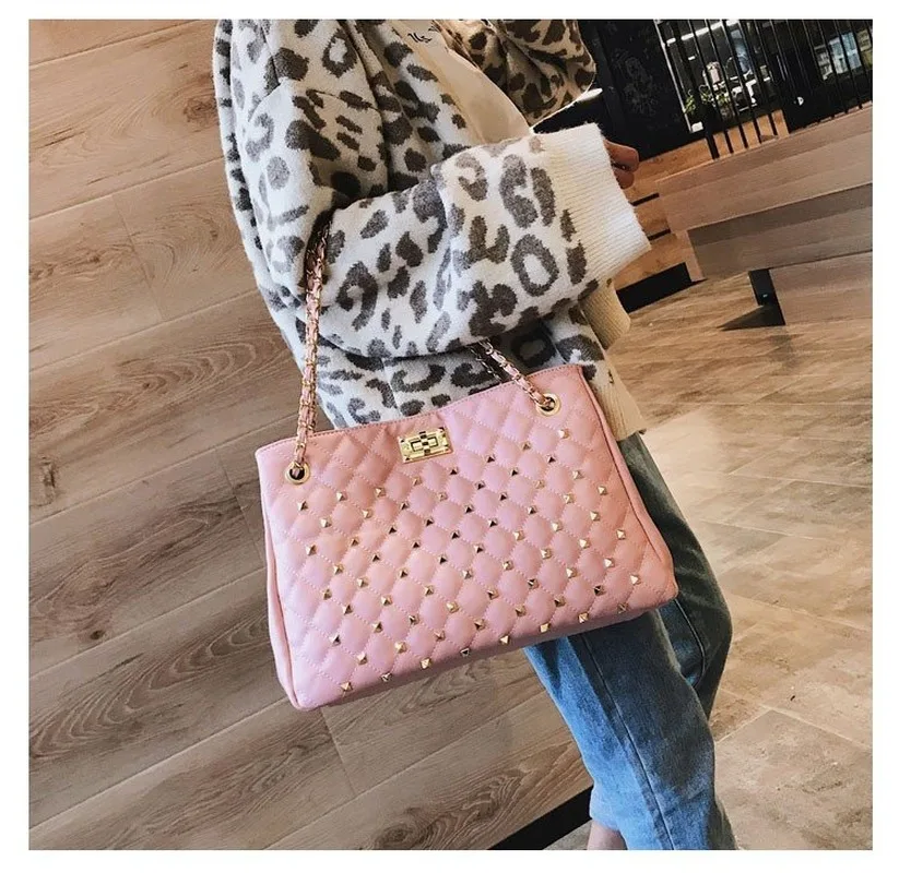 

Autumn and winter fashion ladies big bags female 2020 Korean brand designer messenger bag large capacity diamond rivet chain bag
