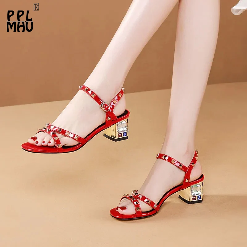 

Сандалии женские с заклепками, ажурные босоножки из искусственной кожи, с открытым носком, с ремешком на щиколотке, нескользящая обувь для о...