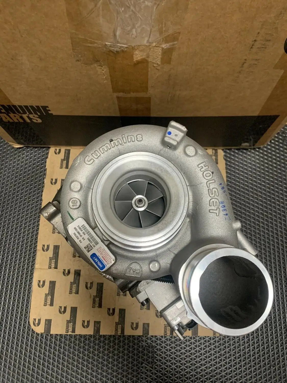 

Dodge Ram ORIGINAL CUMMINS 6.7L 2013 2014 2015 2016 turbocharger With Actuator