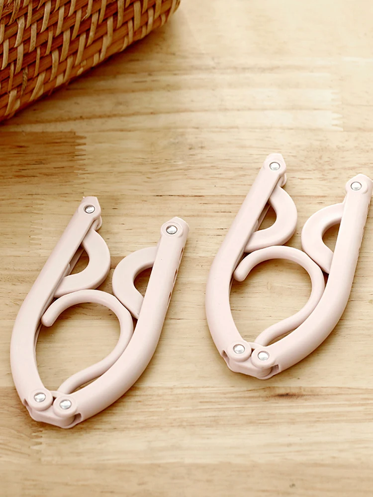

Travel hanger, foldable non-slip multifunctional clothes hanger