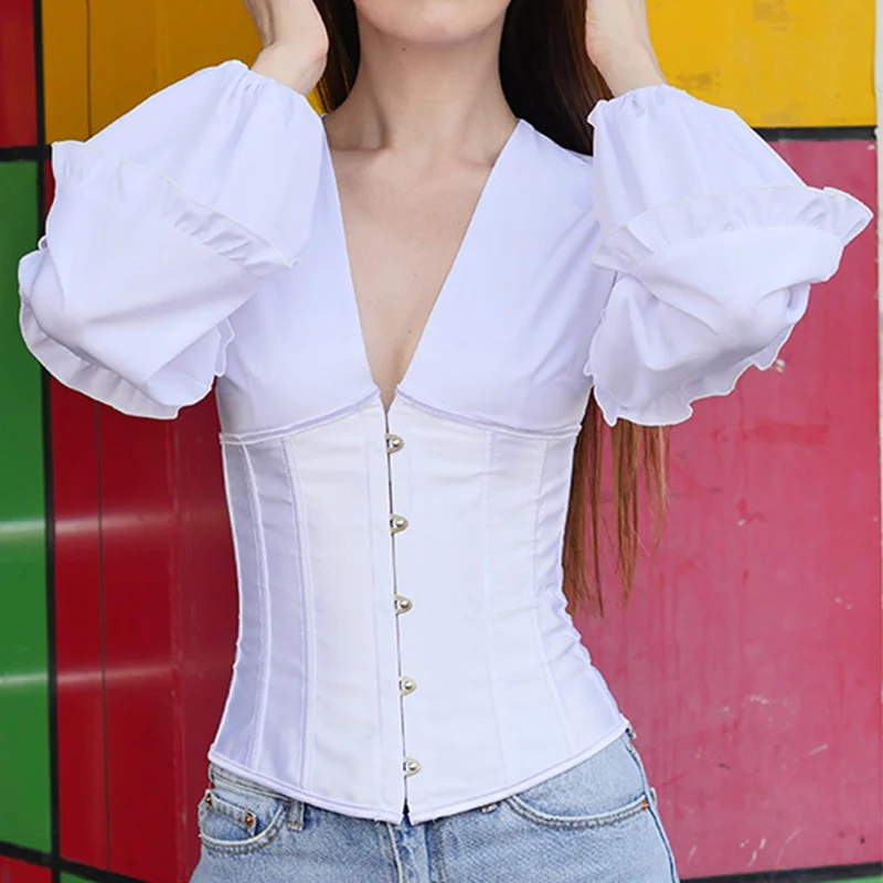 Женская рубашка с оборками белая бандажная глубоким V образным вырезом и длинным