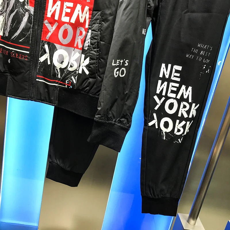 

Fashion brand 2020 men's autumn new suit personalized fashion figure printed cardigan long sleeve pants two piece men's set