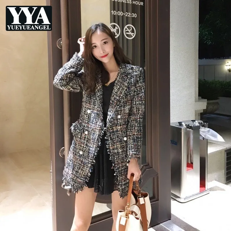 Женская твидовая куртка средней длины элегантная приталенная офисная с бахромой