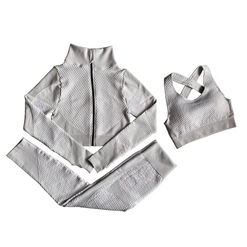 

New 2020 fashion women's seamless breathable sports fitness gray three-piece bra+high waist pants+shorts set GYM