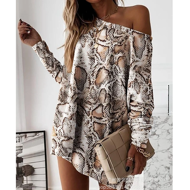

Mandylandy T-shirt Summer Fashion Long Sleeve O-Neck Loose-Fitting T-shirt Top Women's Casual Snake Print Off-Shoulder T-shirt