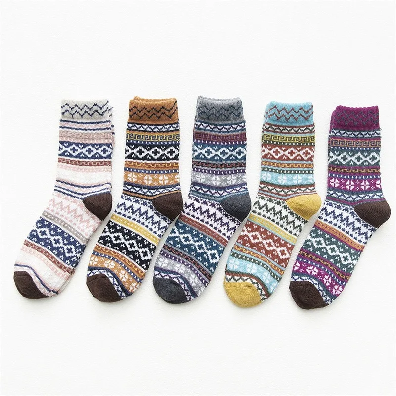 

5 Pairs Thicken Keep Warm Winter Socks Women Autumn and Winter Wool Socks