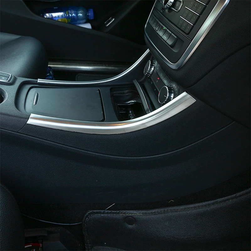 2 шт. для Mercedes Benz A/GLA/CLA Class 200 220 260 W176 A180 хромированная наклейка на центральную