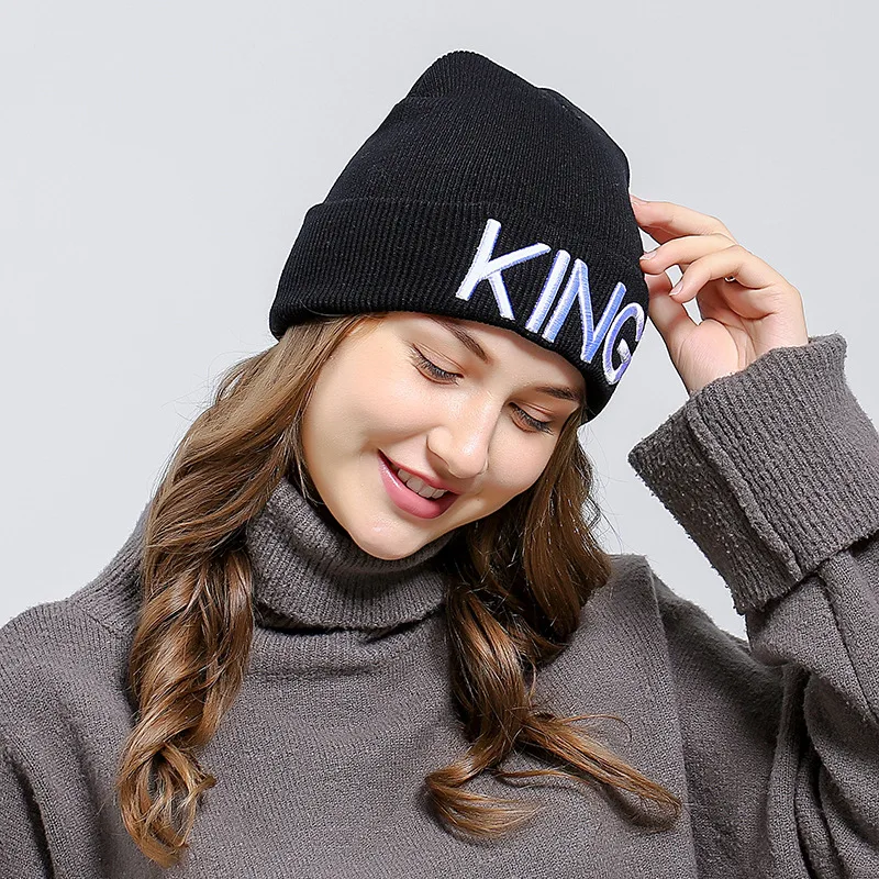 Король Королева письмо вязанные шапочки с вышивкой Унисекс Осень Зима Открытый