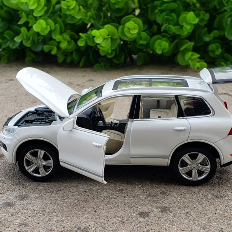 New 1:32 Volkswagen Touareg Acousto-optic Alloy Car Model With Pull Back For Kids Toy Birthday Gift Original Box | Игрушки и хобби