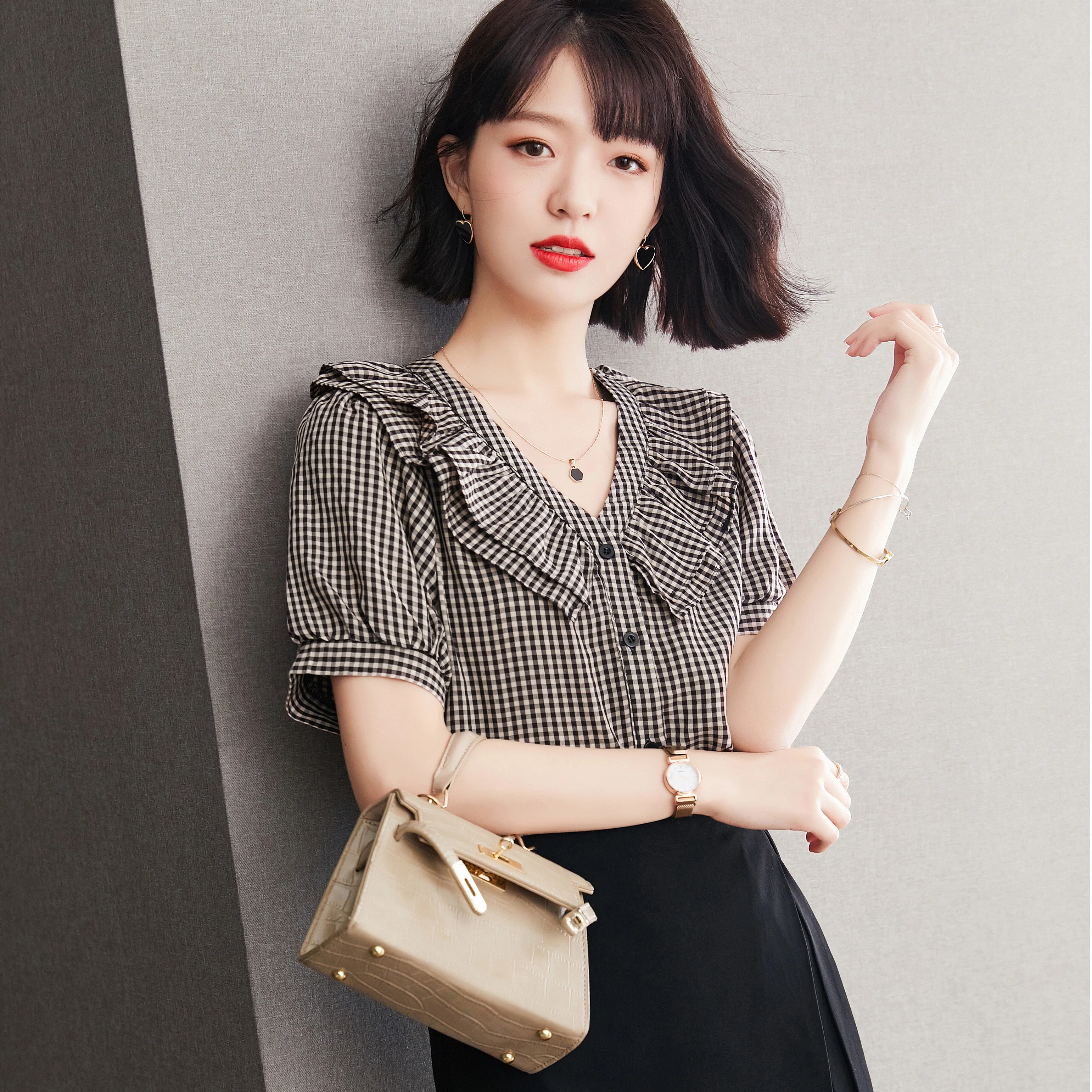 

Retro Black and white plaid Chiffon Shirt New Double Ruffle V-neck bubble sleeve top for women in summer 2021