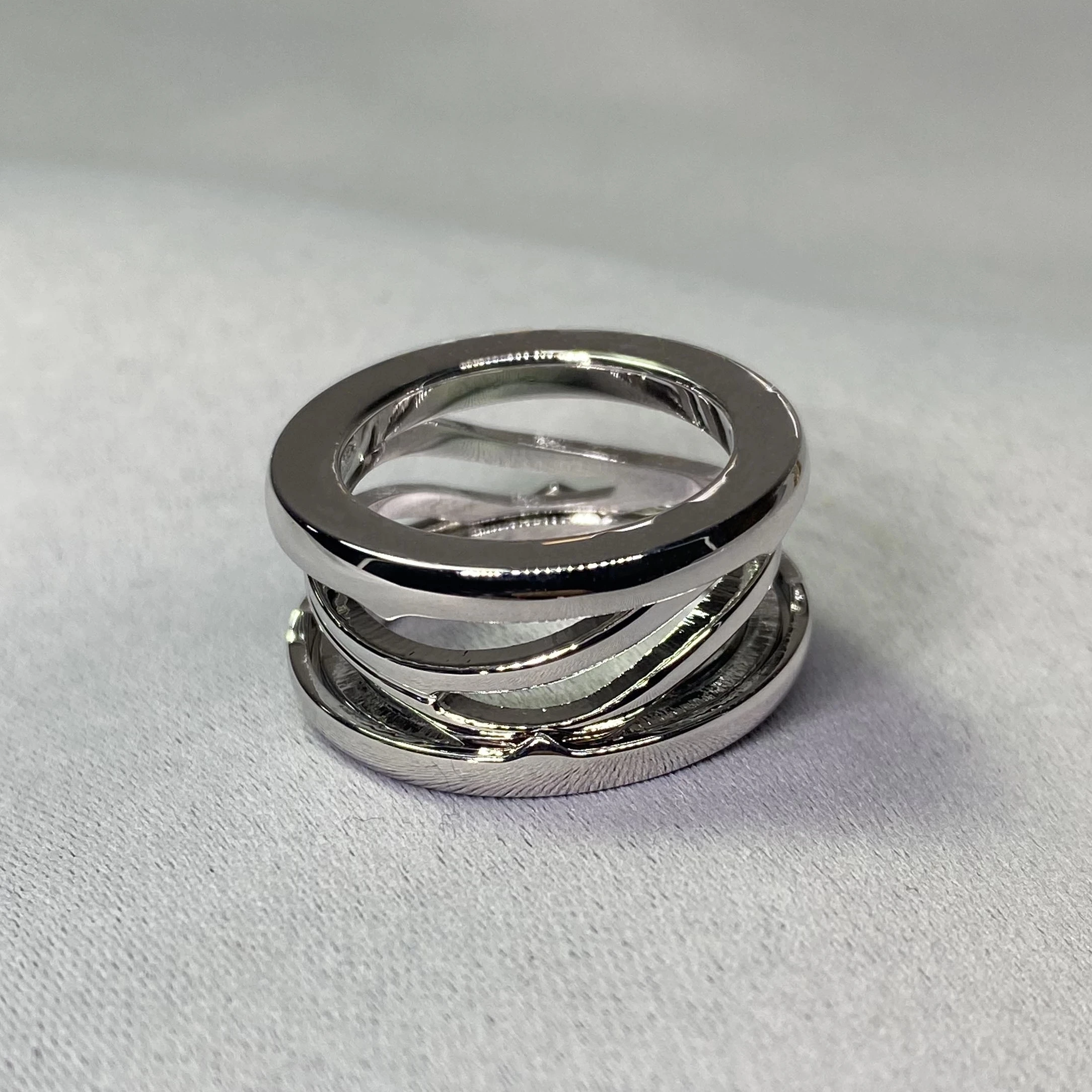 

Original hollowed out ceramic ring, replica titanium and steel ring, inlaid with diamond,used for wedding,couple fashion jewelry