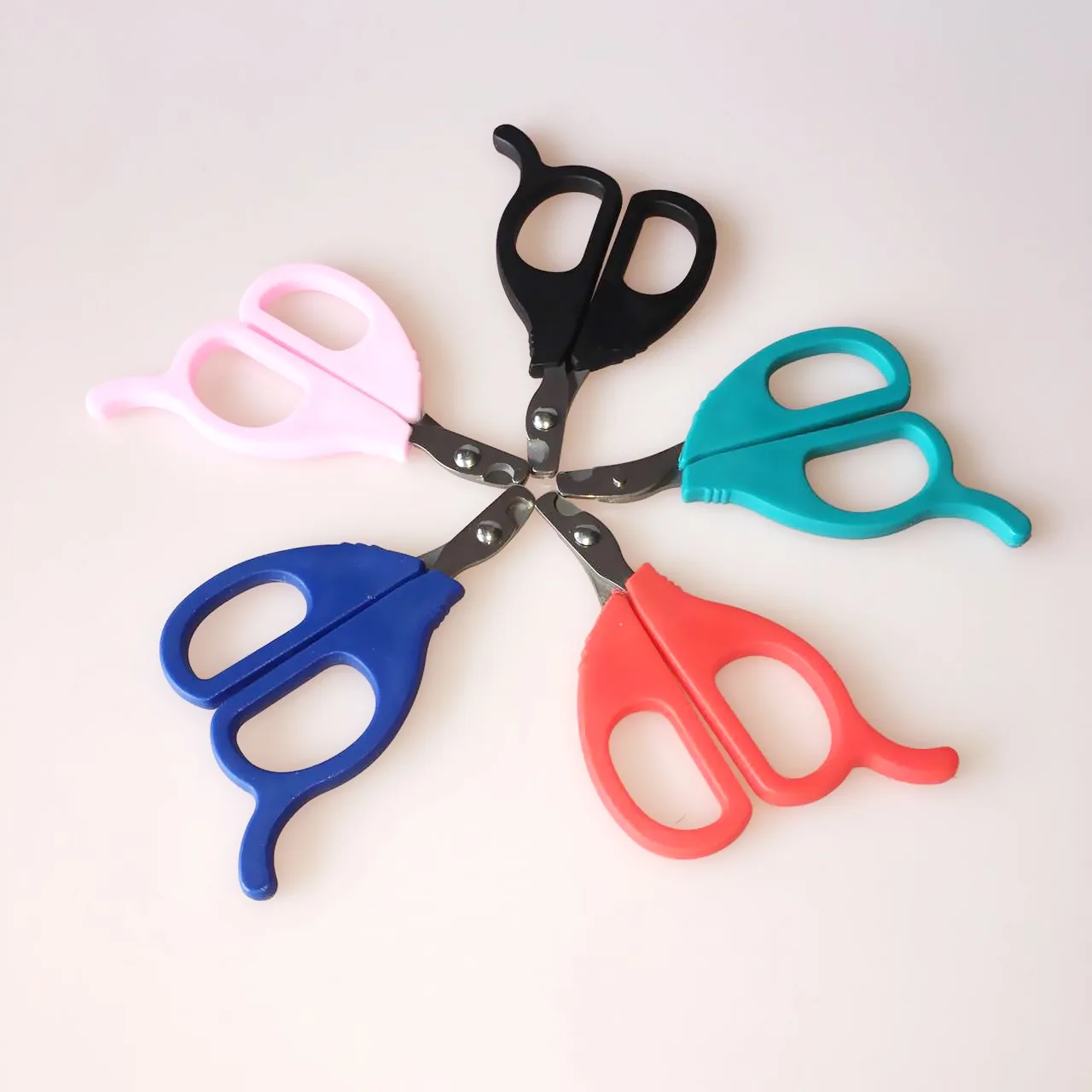 

Pet Accessories Stainless Steel Head Nail Clippers Small Beauty Nail Clipper for Cats and Dogs