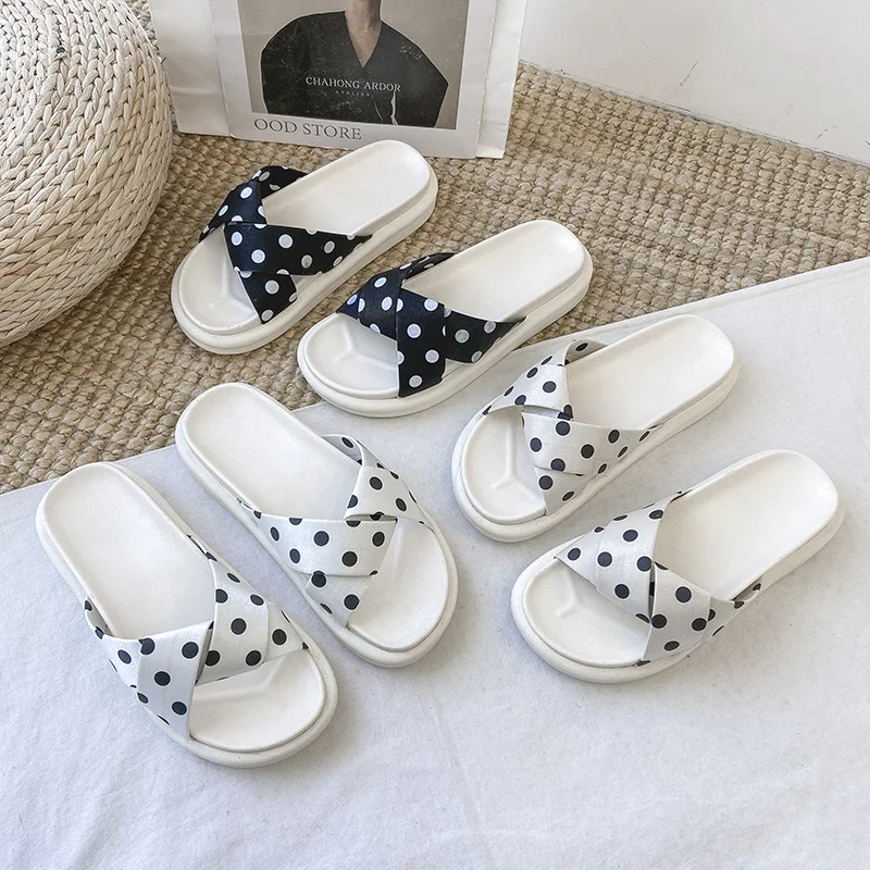 

Low Shoes Woman 2021 Slippers Flat Platform Shale Female Beach Pantofle Luxury Slides Sabot New Designer Fashion PU Cotton