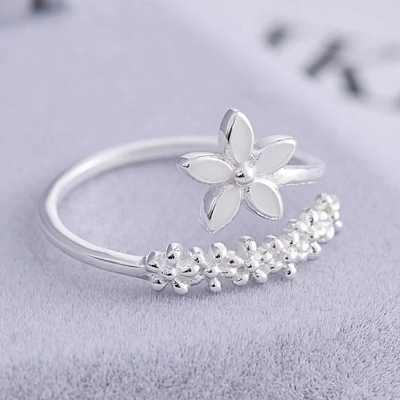 

Korean Style Daisy Flower Elegant Opening Rings Women Adjustable Wedding Party Rings Statement Jewelry Gift