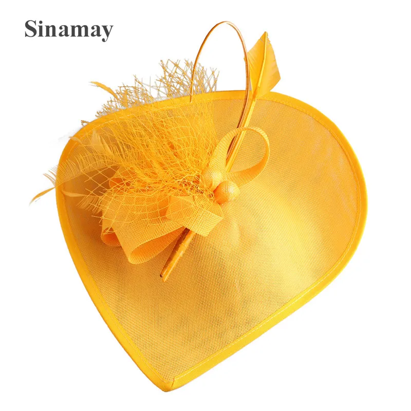 В винтажном стиле персикового цвета имитация белье для торжественного случая и