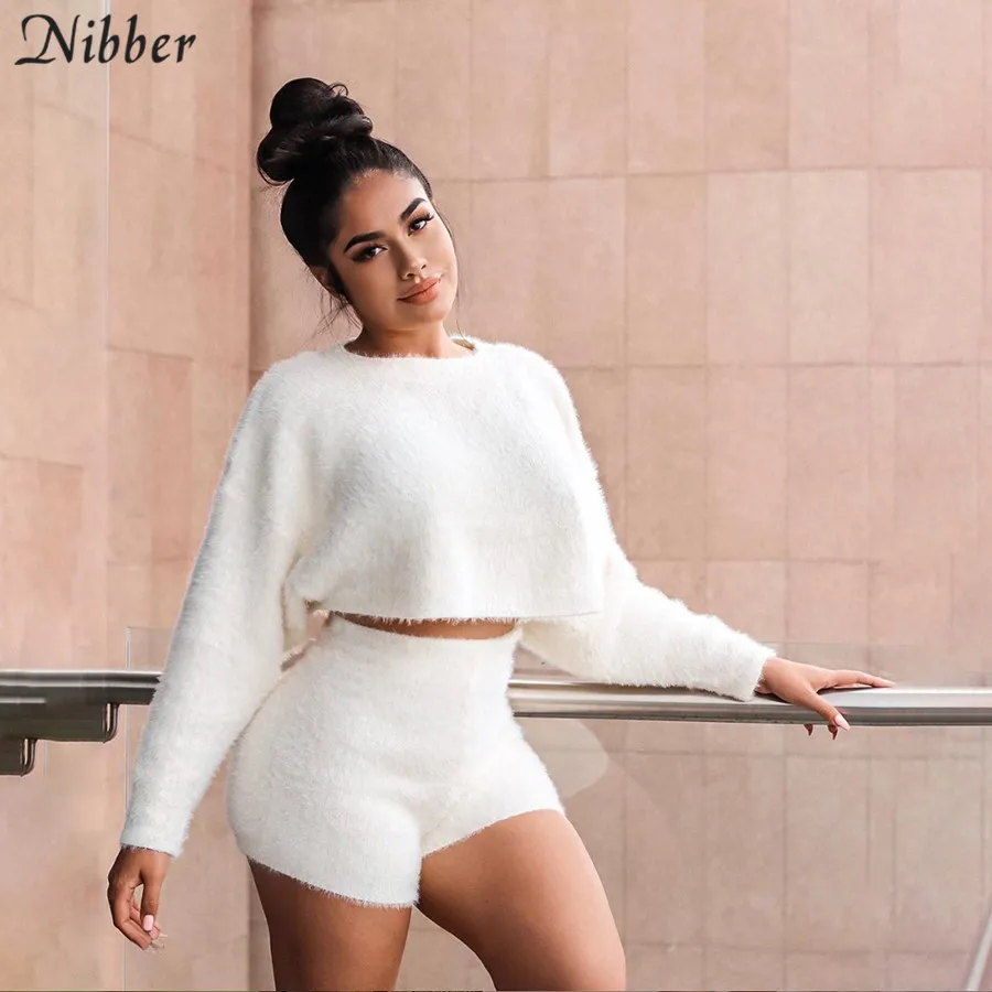 NIBBER/осенние Белые Плюшевые Короткие топы, женские шорты, комплекты из 2 предметов, модные уличные мягкие свободные пуловеры и шорты, комплекты для женщин