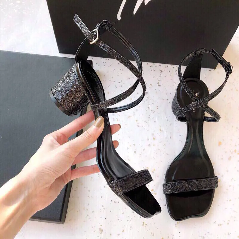 

Summer Word Band Sandals Women Thick Heel Brand Sandals Fashion Genuine Leather Comfortable Shoes Woman Classic Wild Sandals