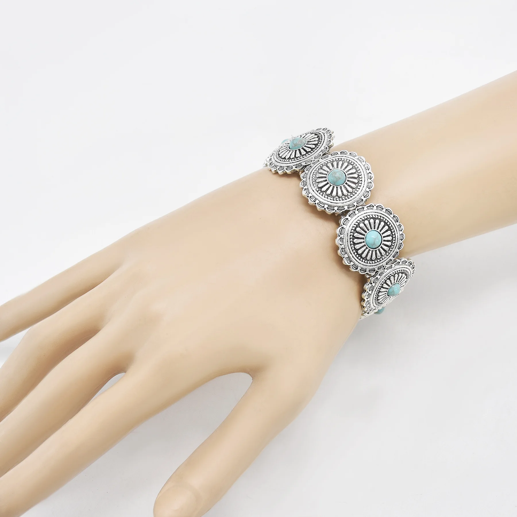

Fashion Gypsy Ethnic Silver Metal Carved Chrysanthemum Inlaid Turquoise Vintage Bracelet New Bohemian Style Adjustable Bracelet