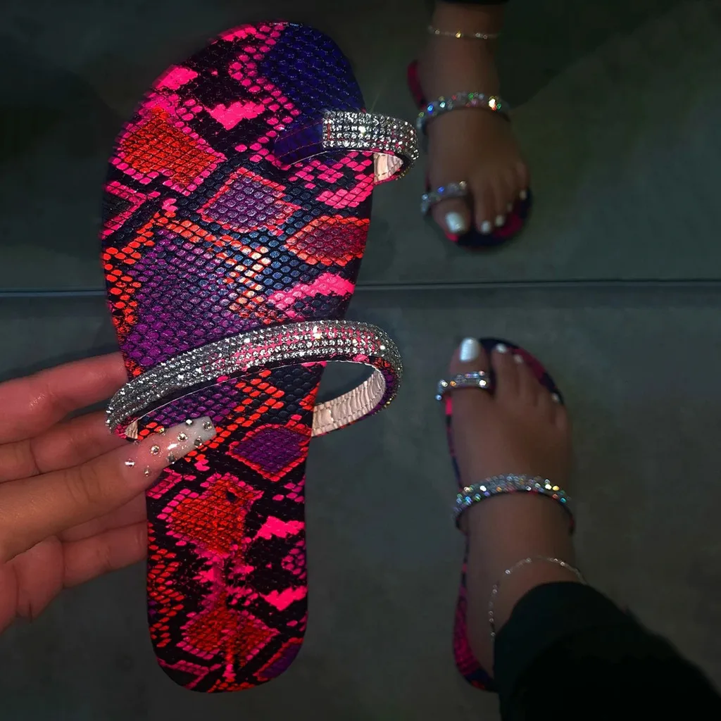 Женские сандалии Тапочки на плоской подошве в римском стиле с кристаллами