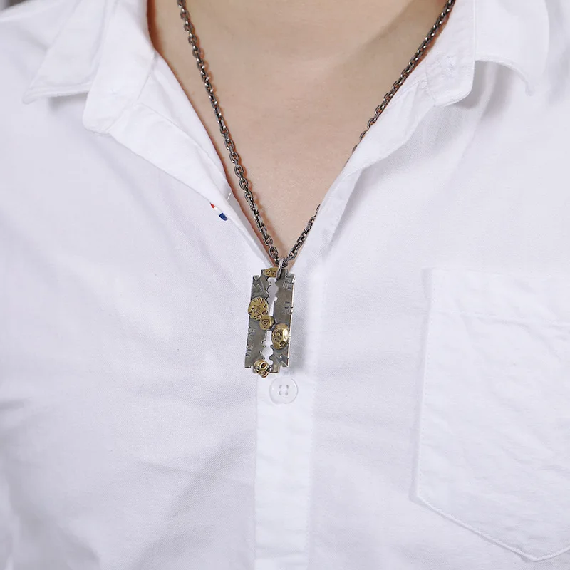 

100% true S925 sterling silver jewelry vintage Thai silver men's fashion razor blade necklace pendant skull pendant