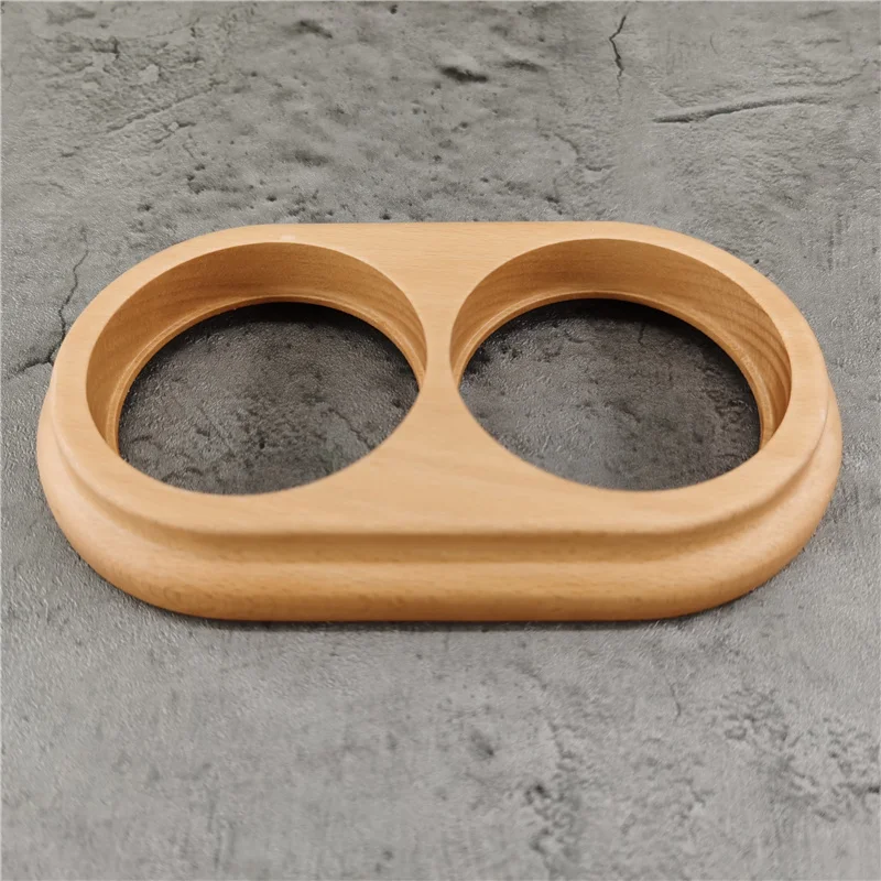 

Деревянная рама для настенного выключателя или розетки в стиле ретро