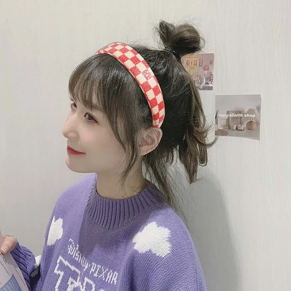 

Женская повязка для волос в клетку, черно-белая повязка на голову с широкими полями и шахматным узором, аксессуары для волос в Корейском сти...