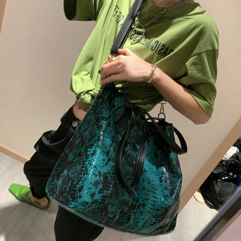 Женская сумка через плечо со змеиным узором большая Высококачественная женская